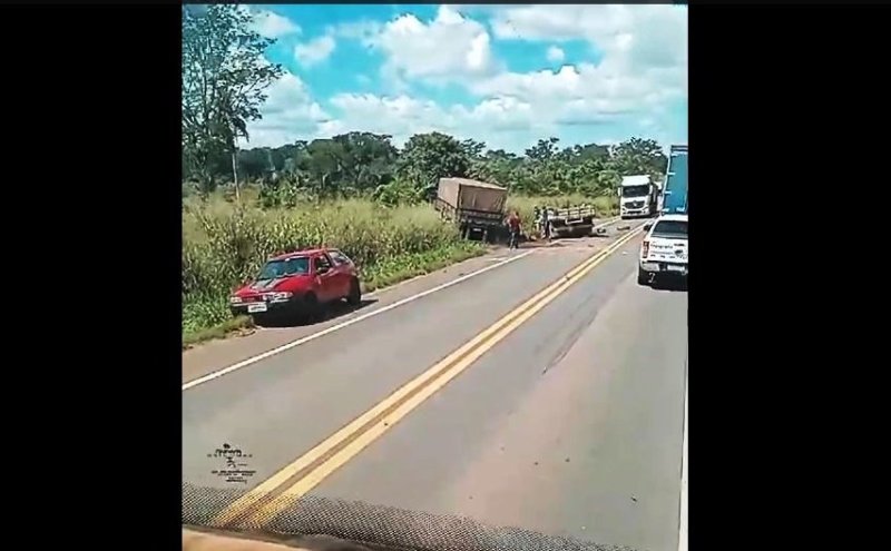 Vídeo - Dois homens morrem em batida frontal na BR-364 entre Ouro Preto e Ji-Paraná