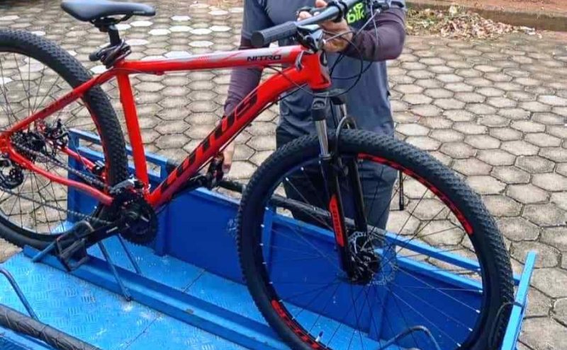 Bicicleta Lotus é roubada na quadra no Bosque de Ouro Preto do Oeste