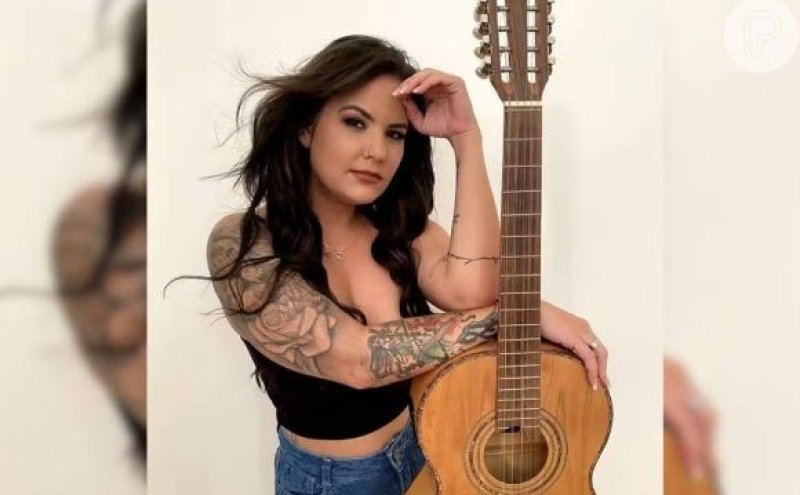 Morte da cantora Nanda Ferraz, em acidente de carro, causa comoção nas redes sociais
