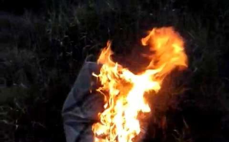 Homem ateia fogo nas coisas da mulher e é preso em Pimenteiras (RO)